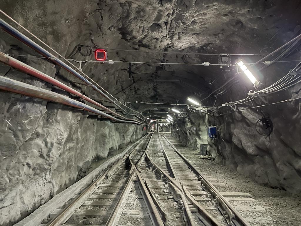 На «Cеверном-Глубоком» руднике завершены проходка и оснащение транспортной выработки